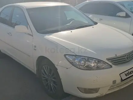 Toyota Camry 2005 года за 3 600 000 тг. в Жанаозен – фото 2