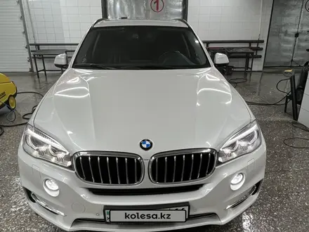 BMW X5 2014 года за 17 800 000 тг. в Усть-Каменогорск