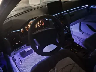 Mercedes-Benz E 230