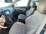 Hyundai Santa Fe 2016 года за 6 500 000 тг. в Уральск – фото 2