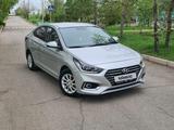 Hyundai Accent 2019 года за 7 650 000 тг. в Караганда – фото 2