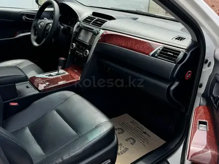 Toyota Camry 2013 года за 9 850 000 тг. в Шымкент – фото 38