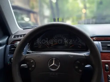 Mercedes-Benz E 320 2001 года за 4 850 000 тг. в Алматы – фото 8