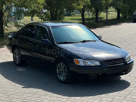 Toyota Camry 2000 года за 3 490 000 тг. в Алматы – фото 14