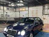 Mercedes-Benz E 320 1999 годаүшін2 750 000 тг. в Астана – фото 2