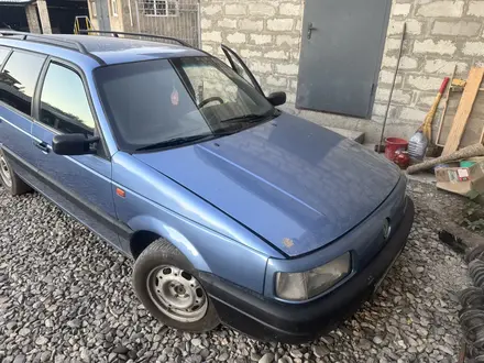 Volkswagen Passat 1992 года за 1 700 000 тг. в Тараз – фото 2