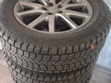 Диски с шинами зимние в отличном состоянии! за 250 000 тг. в Атырау