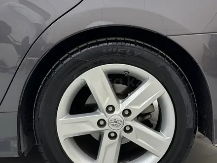 Toyota Camry 2014 года за 9 500 000 тг. в Шымкент – фото 14