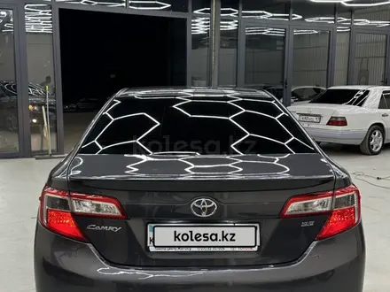 Toyota Camry 2014 года за 9 500 000 тг. в Шымкент – фото 2