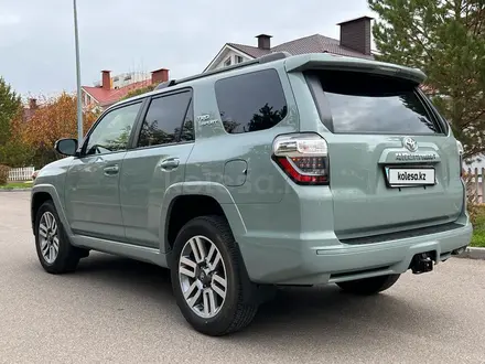 Toyota 4Runner 2022 года за 36 500 000 тг. в Астана – фото 2