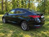 Hyundai Accent 2022 года за 8 200 000 тг. в Актобе – фото 3
