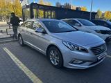 Hyundai Sonata 2015 годаfor7 100 000 тг. в Астана – фото 2