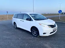 Toyota Sienna, 2012