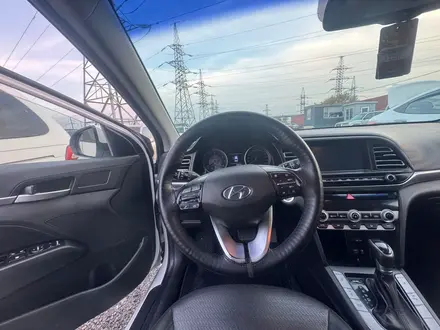 Hyundai Elantra 2019 года за 7 097 000 тг. в Алматы – фото 12