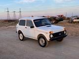 ВАЗ (Lada) Lada 2121 2001 года за 800 000 тг. в Сатпаев – фото 3