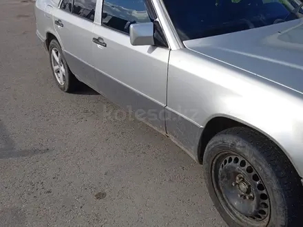 Mercedes-Benz E 200 1993 года за 2 400 000 тг. в Балхаш – фото 2