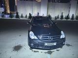 Mercedes-Benz R 350 2008 года за 7 000 000 тг. в Астана – фото 2