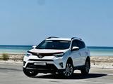 Toyota RAV4 2017 года за 13 500 000 тг. в Актау