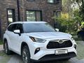 Toyota Highlander 2023 года за 28 000 000 тг. в Алматы