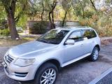 Volkswagen Touareg 2003 годаүшін4 400 000 тг. в Алматы