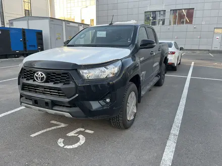 Toyota Hilux 2024 года за 24 440 000 тг. в Астана