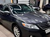 Toyota Camry 2010 года за 7 000 000 тг. в Жанаозен – фото 2