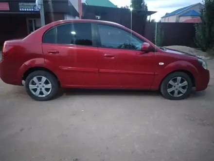 Kia Rio 2009 года за 2 350 000 тг. в Актобе – фото 2