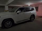 Toyota Land Cruiser 2022 года за 59 000 000 тг. в Астана – фото 2