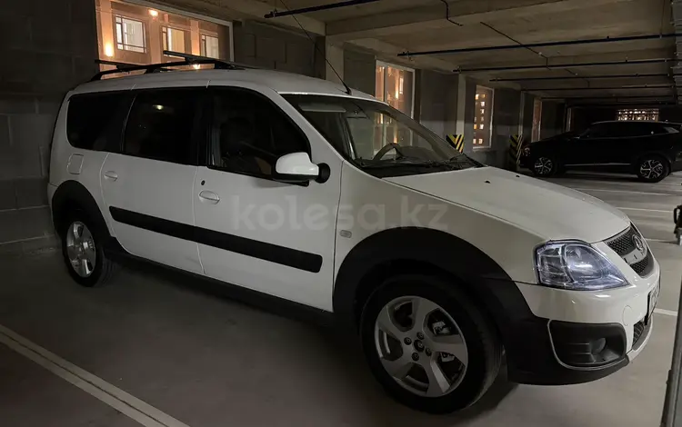 ВАЗ (Lada) Largus Cross 2015 года за 3 000 000 тг. в Астана