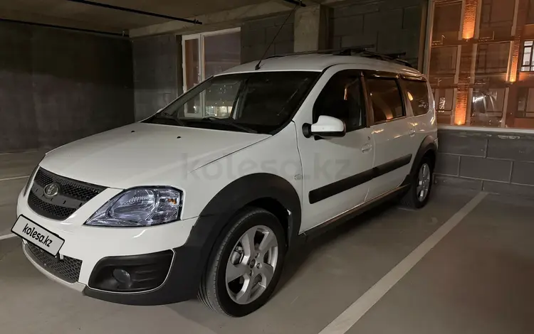 ВАЗ (Lada) Largus Cross 2015 годаүшін2 950 000 тг. в Астана