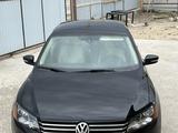 Volkswagen Passat 2015 года за 4 300 000 тг. в Атырау