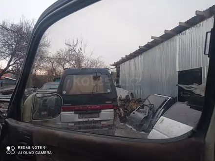 Стекла дверей, кузова, 106 кузов за 10 000 тг. в Алматы – фото 2