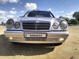Mercedes-Benz E 220 1997 года за 1 500 000 тг. в Жезказган