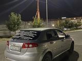 Chevrolet Lacetti 2006 года за 1 300 000 тг. в Актобе – фото 2
