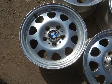 Оригинальные ковано-литые диски "34 стиль" на BMW 3 (Германия R15 за 95 000 тг. в Нур-Султан (Астана) – фото 3