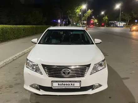 Toyota Camry 2013 года за 11 000 000 тг. в Уральск – фото 2