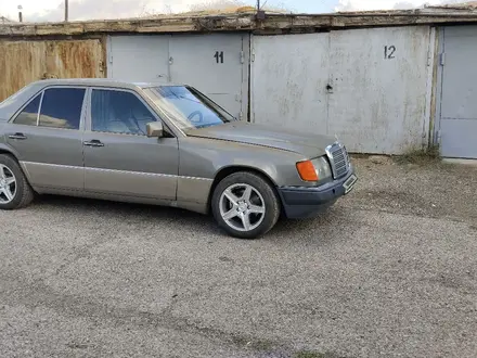 Mercedes-Benz E 200 1990 года за 1 250 000 тг. в Жанатас – фото 5