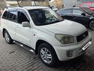 Toyota RAV4, 2001