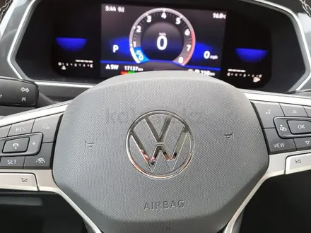 Volkswagen Tiguan 2022 года за 23 000 000 тг. в Алматы – фото 16