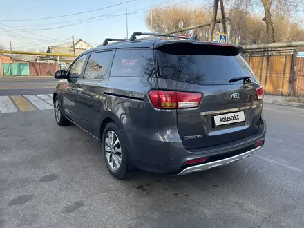 Kia Carnival 2016 года за 10 200 000 тг. в Алматы – фото 3