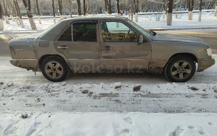 Mercedes-Benz E 260 1992 года за 1 200 000 тг. в Караганда