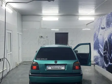 Volkswagen Golf 1993 года за 1 700 000 тг. в Актобе – фото 4