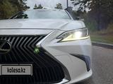 Lexus ES 250 2018 года за 16 390 000 тг. в Астана – фото 3