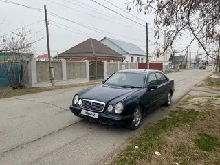 Mercedes-Benz E 230
