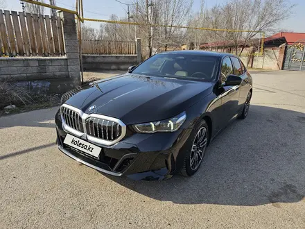 BMW 520 2024 года за 36 000 000 тг. в Алматы – фото 2