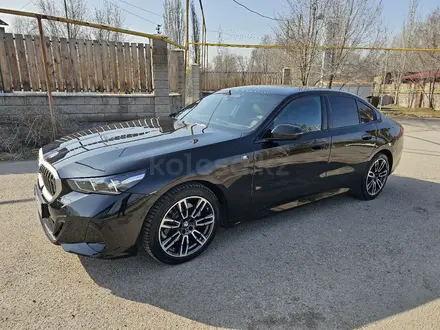 BMW 520 2024 года за 36 000 000 тг. в Алматы – фото 4
