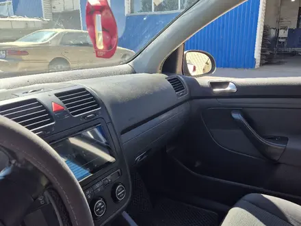 Volkswagen Golf 2005 года за 2 880 000 тг. в Астана – фото 21