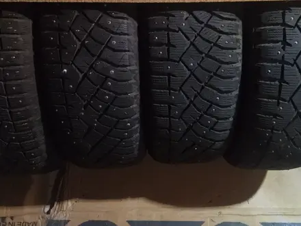 Шипованные б/у 195/60 R15 за 90 000 тг. в Астана – фото 6