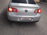 Volkswagen Passat 2008 года за 4 000 000 тг. в Уральск – фото 2