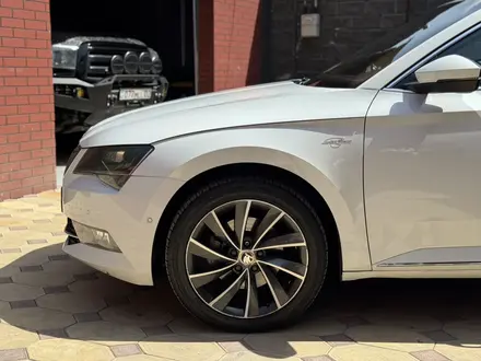 Skoda Superb 2019 года за 13 500 000 тг. в Алматы – фото 12